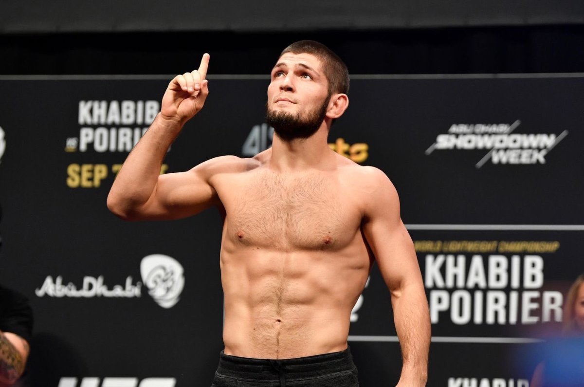 Khabib nurmagomedov beritabeta misteri identitas istri sempat asli religius juara penakluk sang vegas